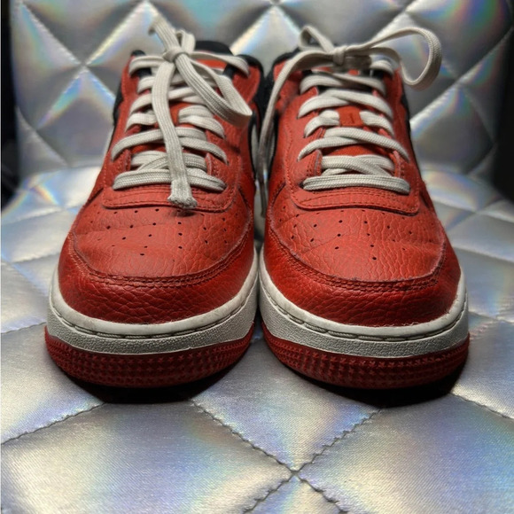 Nike Airforce 1 LV8 1 Mystic Red Black - Picture 3 of 9